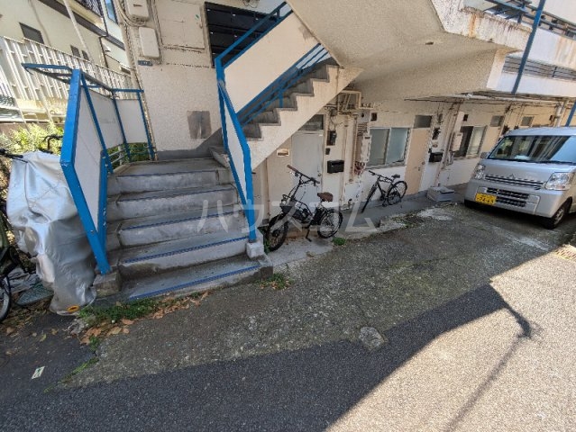 2/4 エントランス