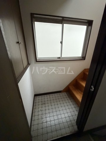 16/30 玄関