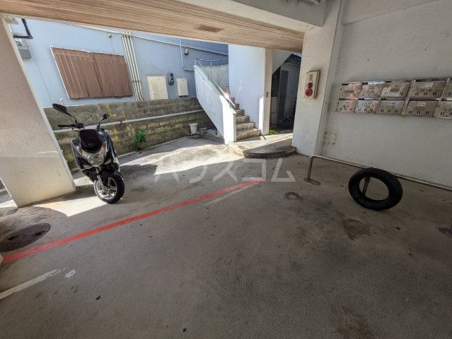 2/6 駐車場