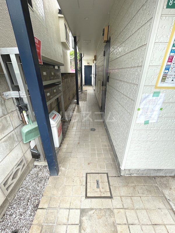 18/28 エントランス