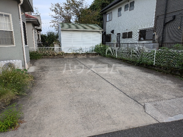 2/6 駐車場