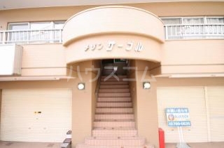 21/30 エントランス