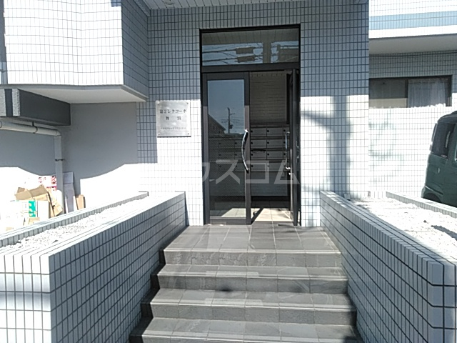 18/24 エントランス