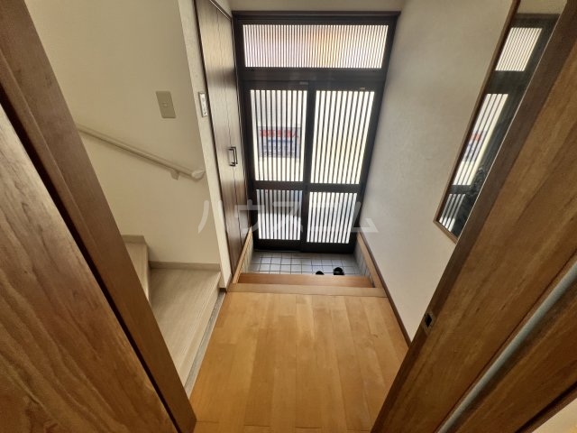 17/30 玄関