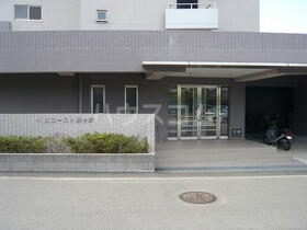 13/22 エントランス