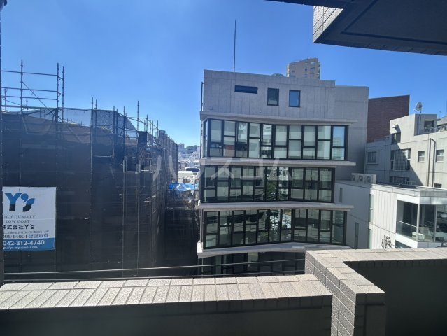 17/19 エントランス