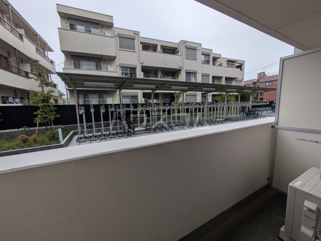 16/27 バルコニー