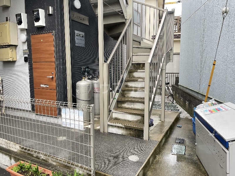 25/28 エントランス