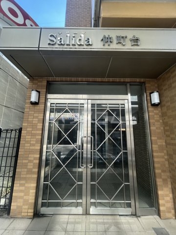 24/27 エントランス