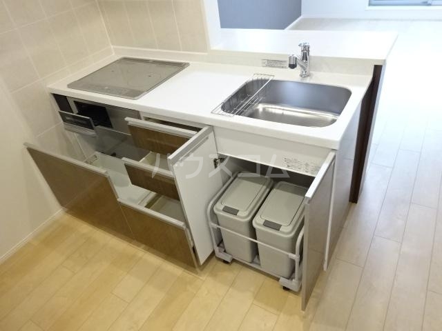 13/28 キッチン