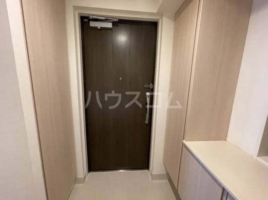 13/28 玄関