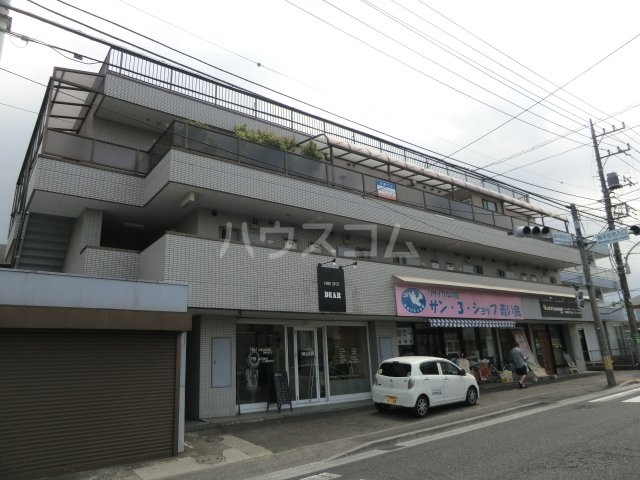 21/30 エントランス