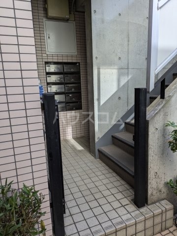 2/5 エントランス