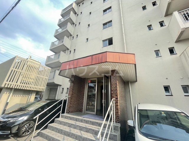 24/30 エントランス