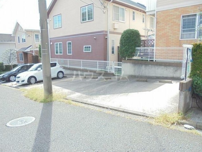 2/5 駐車場