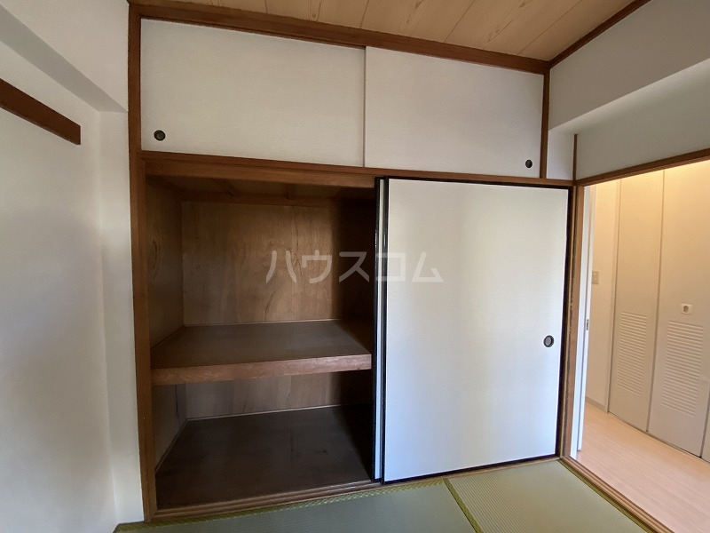 13/30 収納