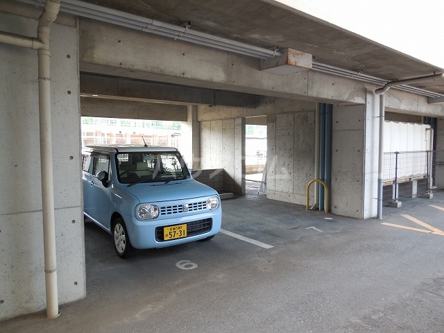 17/25 駐車場
