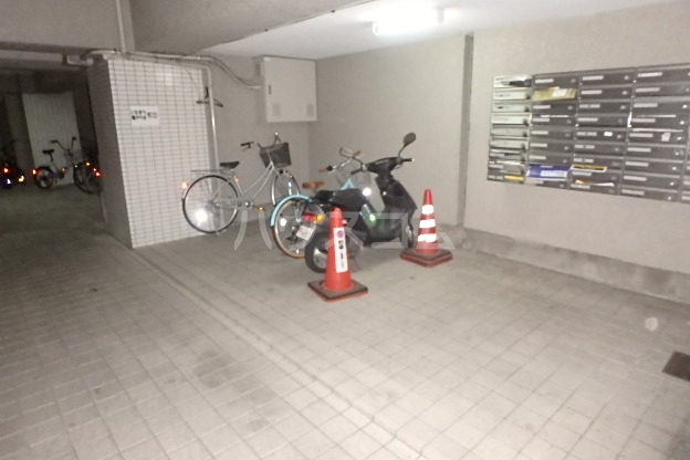 20/30 エントランス