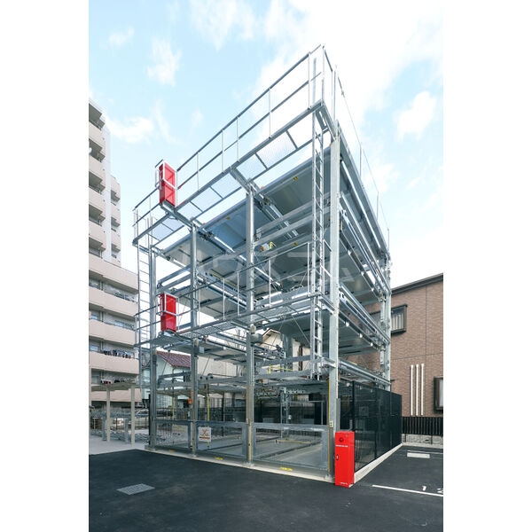 18/27 駐車場