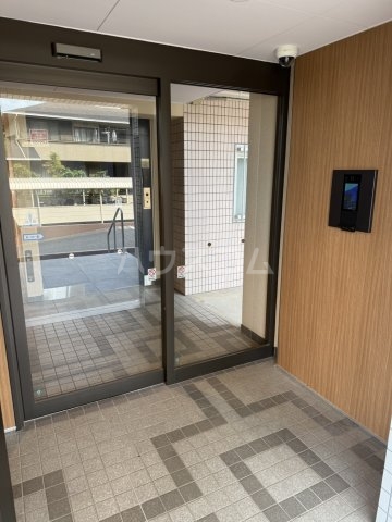2/4 エントランス