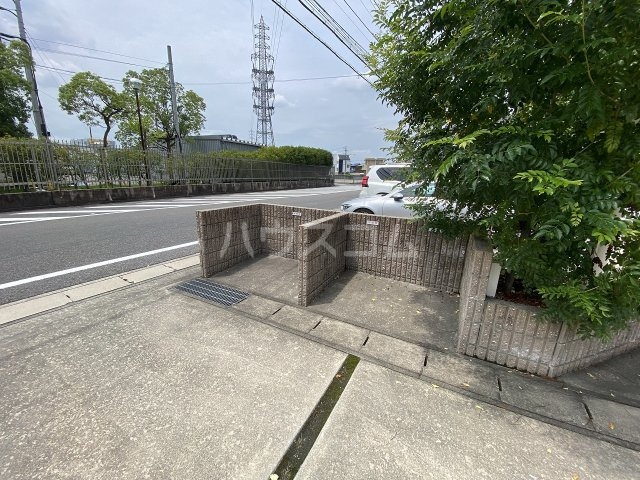 27/30 駐車場