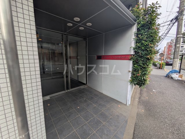 22/26 エントランス