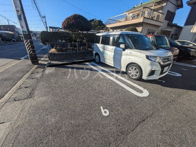27/29 駐車場