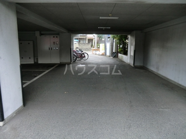22/30 駐車場