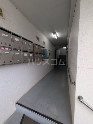 24/27 エントランス