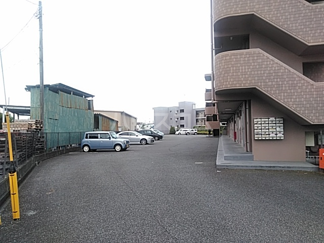 18/23 駐車場