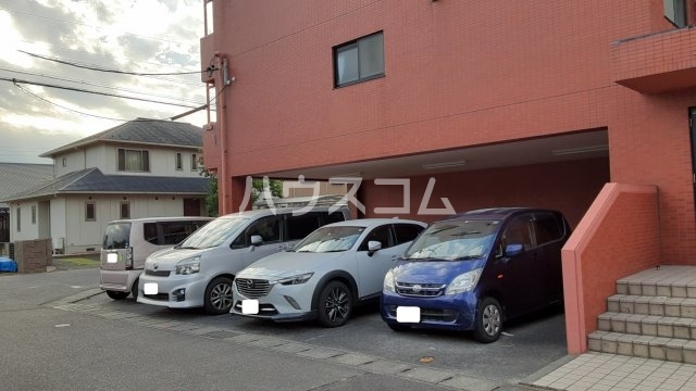2/6 駐車場