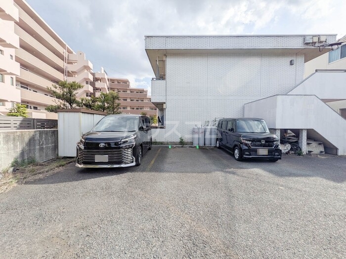 25/30 駐車場