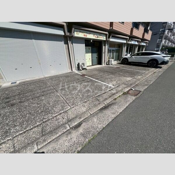 14/19 駐車場