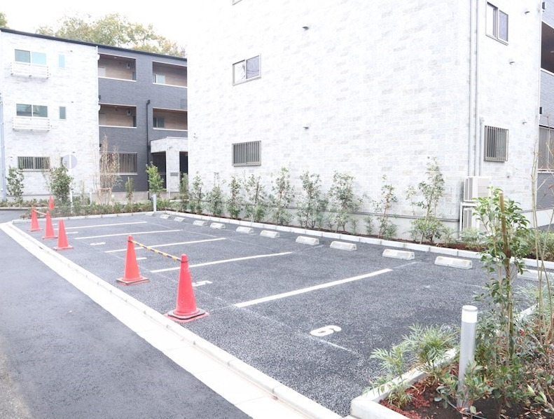 17/27 駐車場