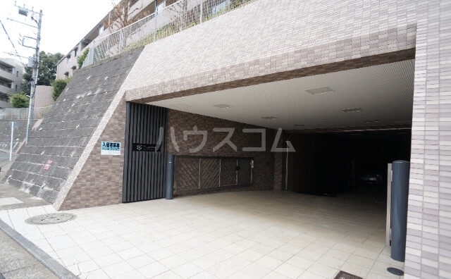 14/25 エントランス