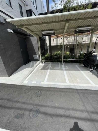 26/30 駐車場