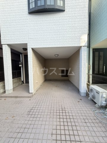 25/30 駐車場