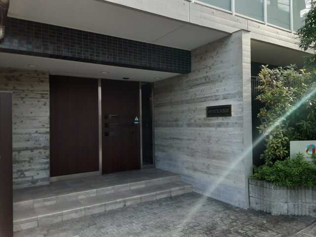 2/2 エントランス