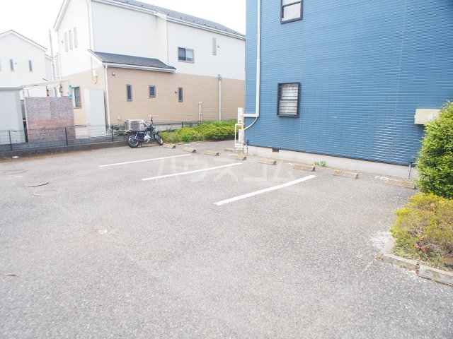 27/30 駐車場