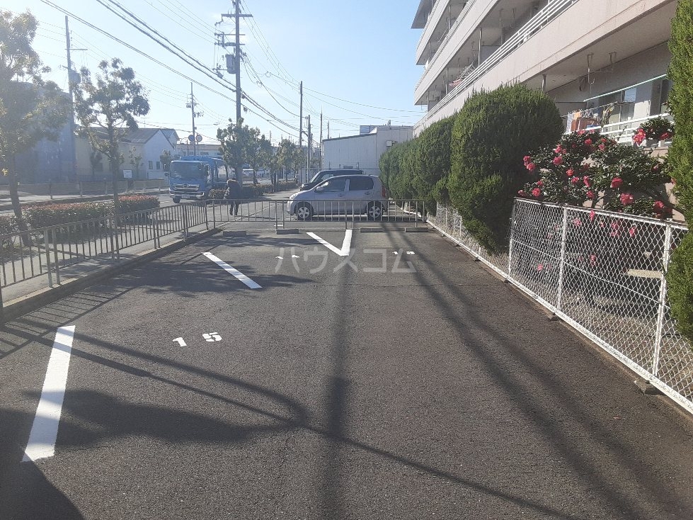 14/16 駐車場