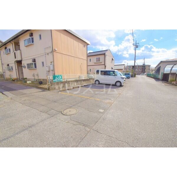 5/5 駐車場