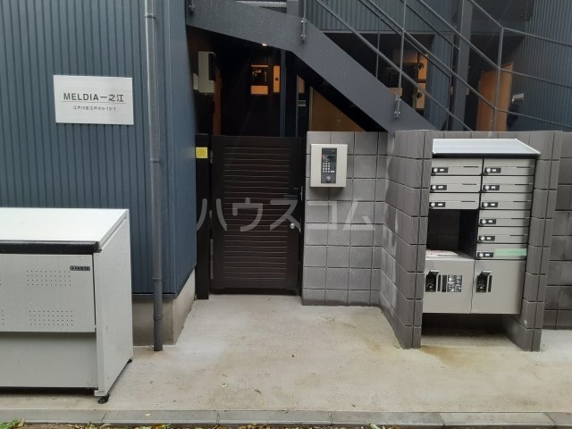 26/30 エントランス