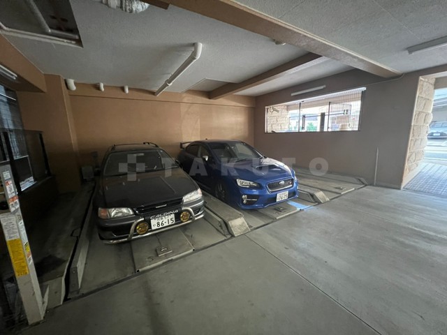 26/30 駐車場