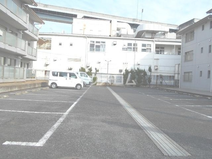 18/22 駐車場