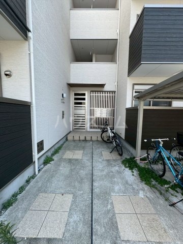 2/3 エントランス