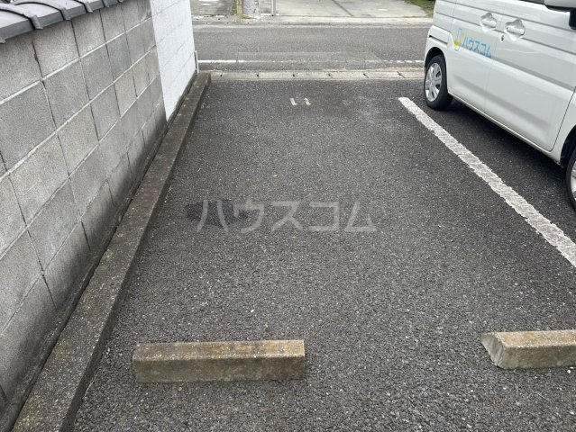 2/4 駐車場