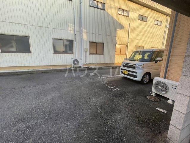 2/3 駐車場