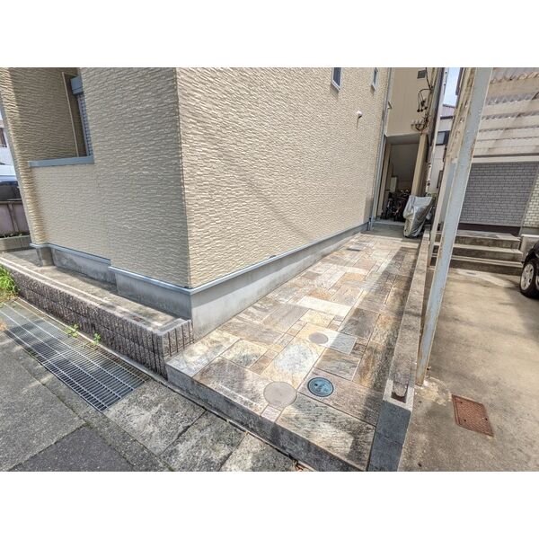 17/25 エントランス