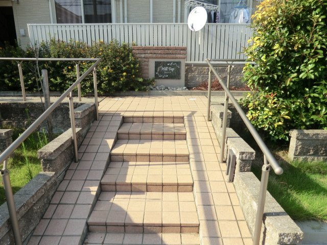 22/30 エントランス