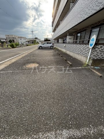 27/28 駐車場